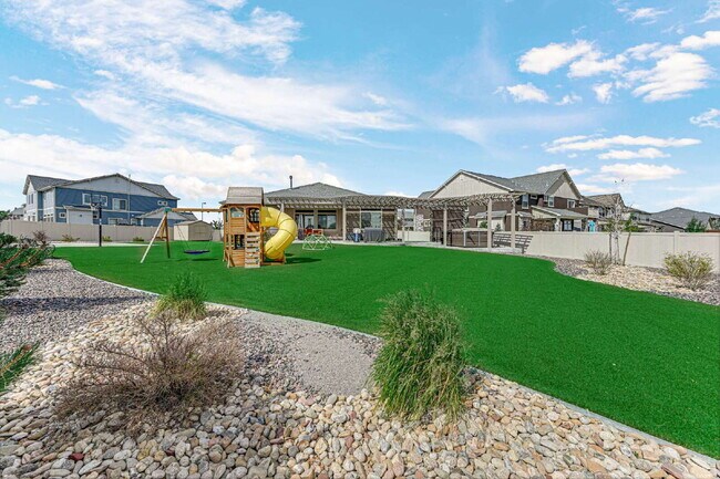 Building Photo - $4,795.00, 5 bed, 3.5 bath located in Denver.