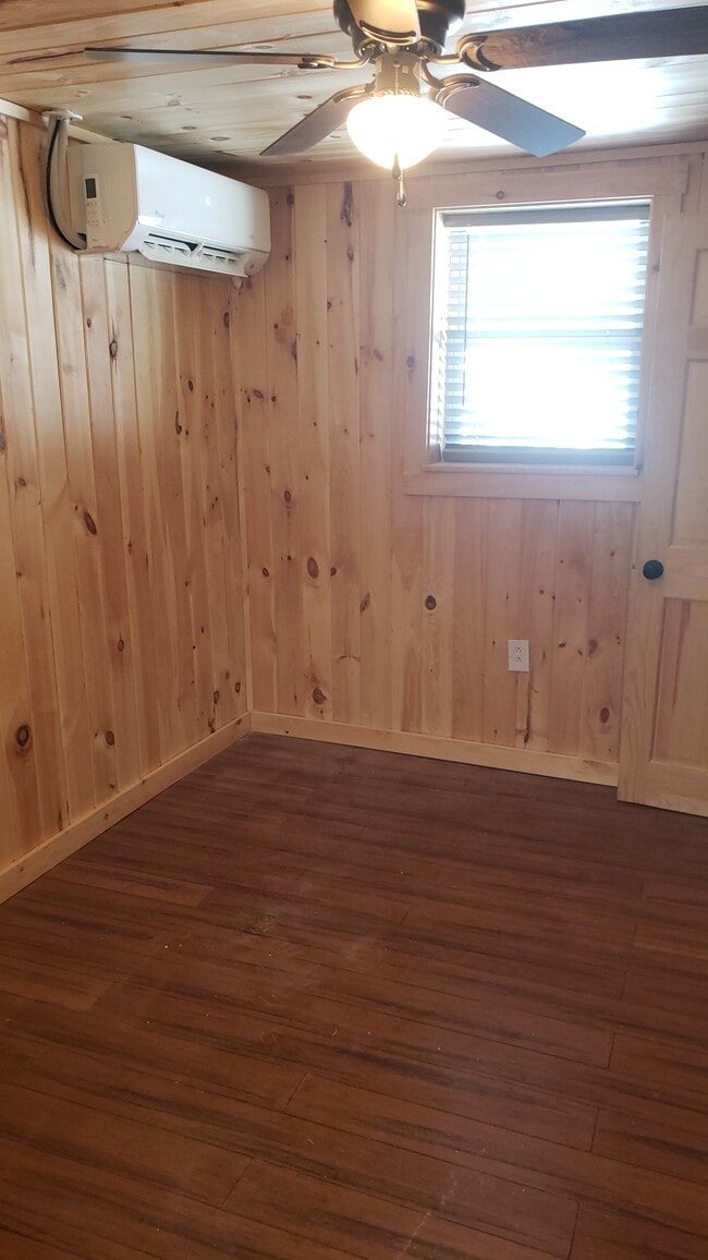 Building Photo - 93 Sumner Rd