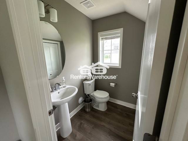 Building Photo - 5651 Cattail Ct NE