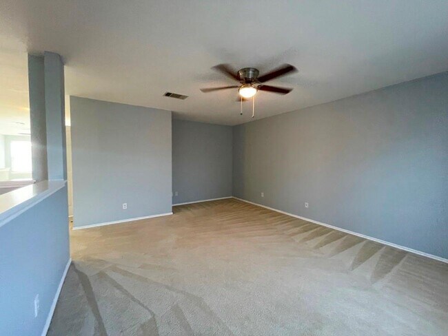 Building Photo - 9432 Castle Pines Dr