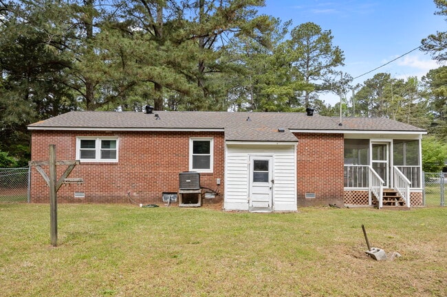 Building Photo - 110 Moore Rd