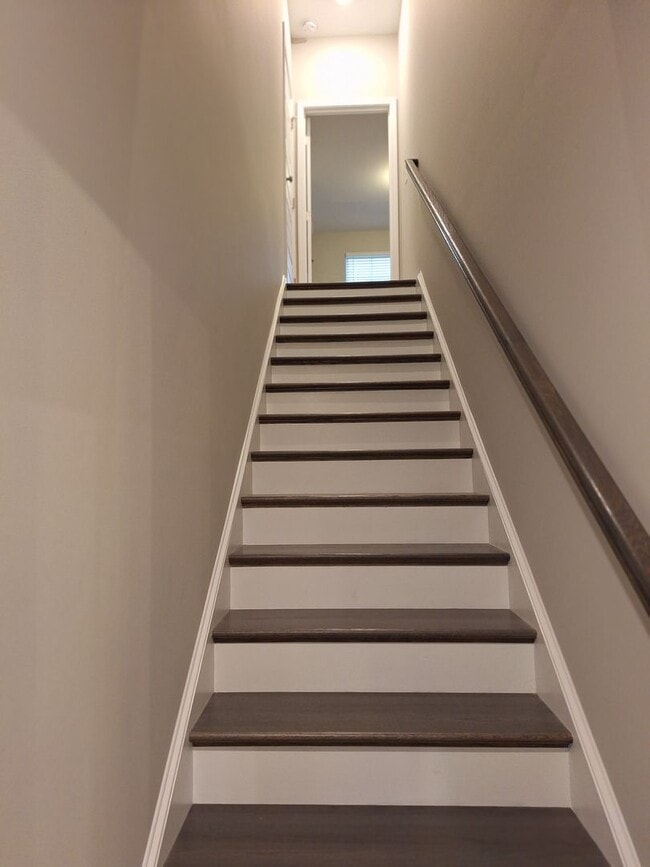 Building Photo - Outstanding Three Bedroom Home in the Ashcroft Community!