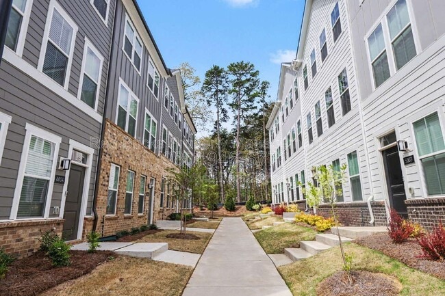 Building Photo - 5011 Rill Ct