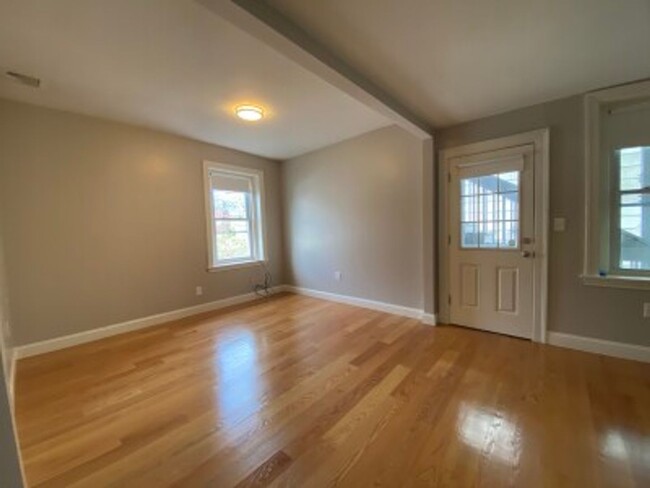 Building Photo - 4 Bed 2 Bath - East Cambridge - 9/1