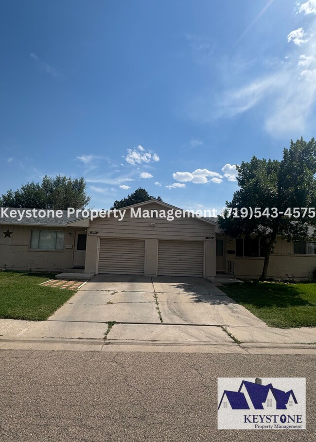 Building Photo - Nicely Updated! Northside Duplex 2 Bedroom...