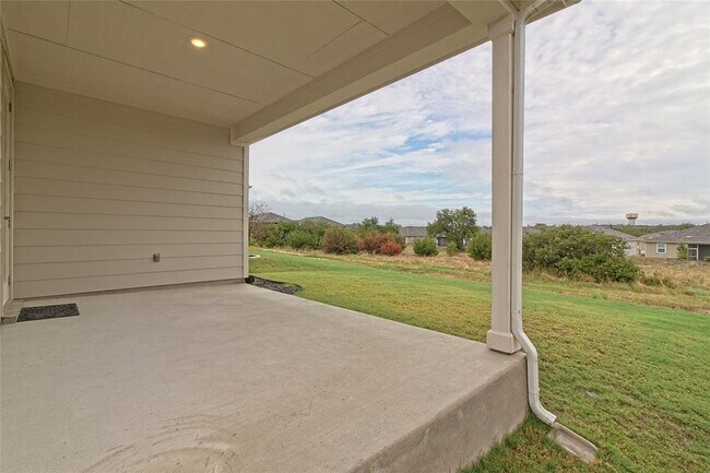 Building Photo - 608 Benton Ln