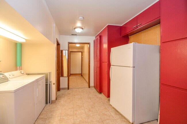 Interior Photo - 404 East 20th
