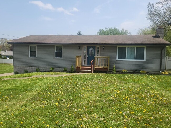 Primary Photo - 3 Bedroom 2 Bathroom House