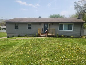 Building Photo - 3 Bedroom 2 Bathroom House