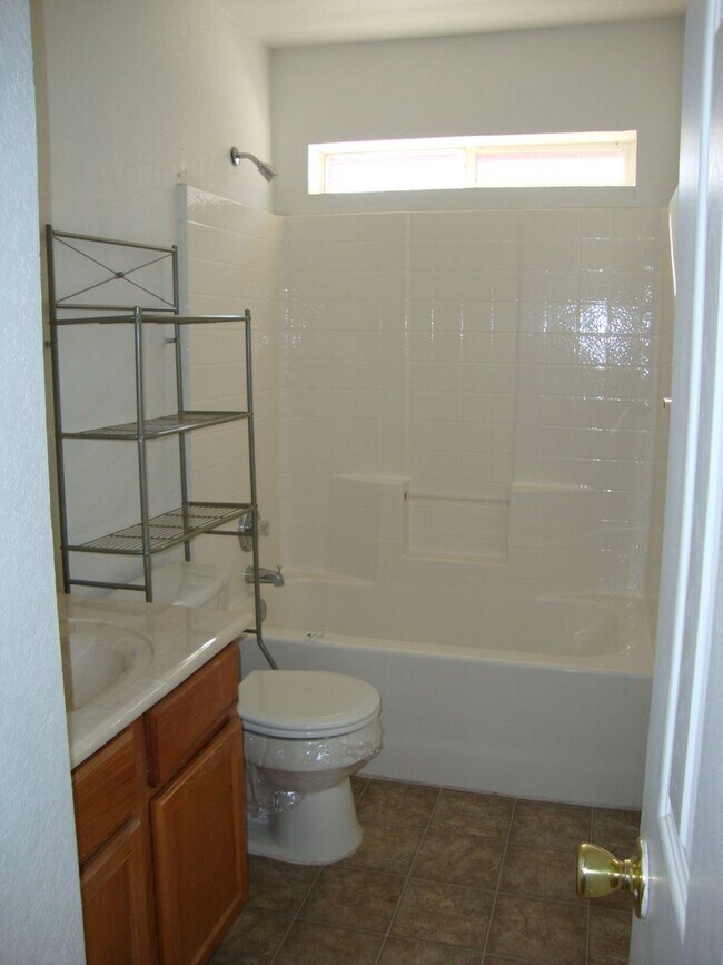 Building Photo - 2909 Cantabrian Dr