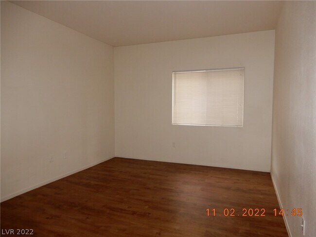 Building Photo - 5655 E Sahara Ave