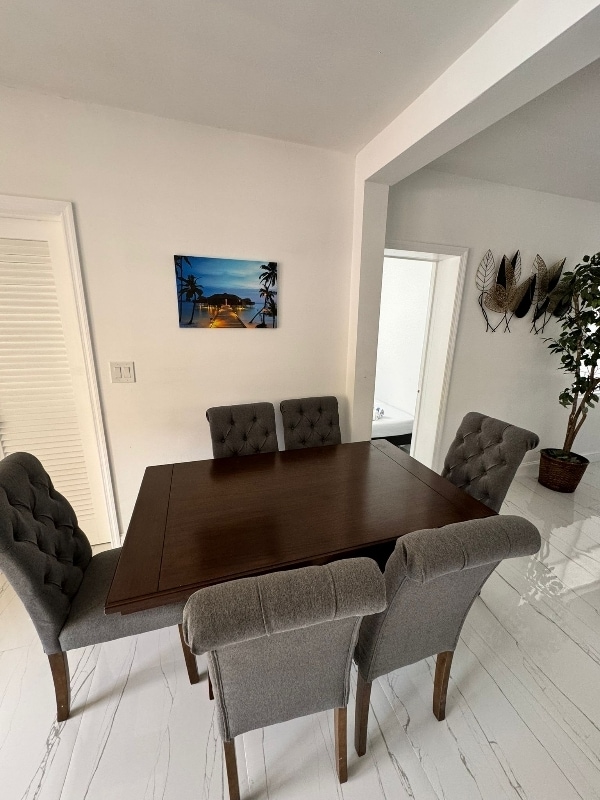 Building Photo - 1260 SW 32nd St