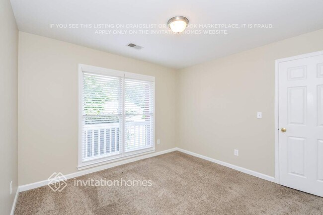 Building Photo - 1840 Country Crest Way