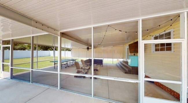 Building Photo - 132 Whispering Hill Ln