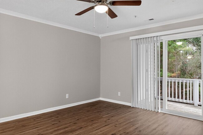 Building Photo - Spacious 3BR Condo in Fayetteville