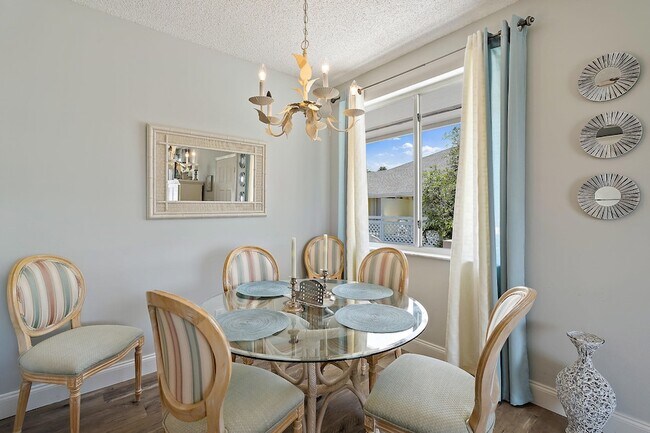 Building Photo - 353 S US Hwy 1