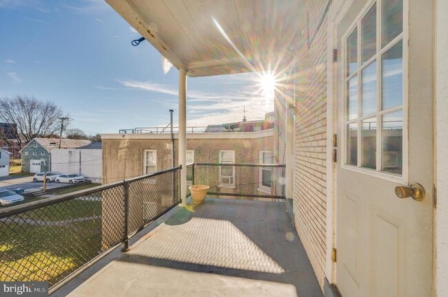 Building Photo - 302 W Main St