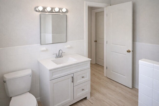 Building Photo - 5315 Bayway Dr