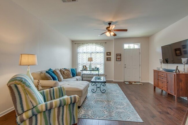 Building Photo - 2022 Traemoor Village Dr