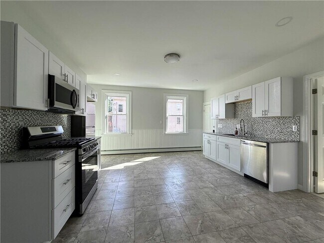 Building Photo - 52 Erastus St