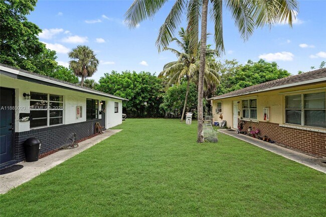 Building Photo - 849 SW 9th Ct