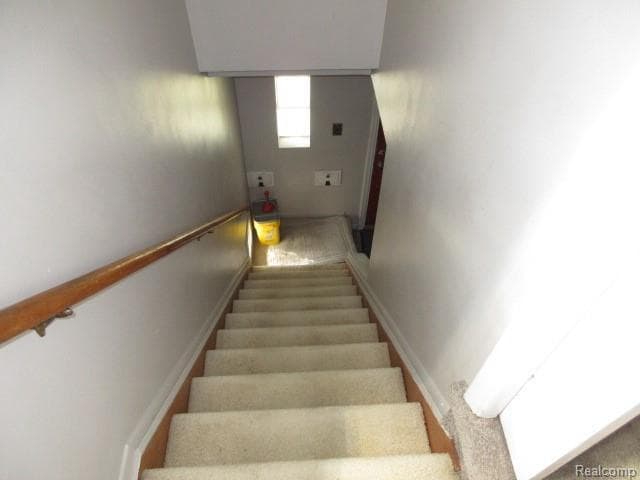 Building Photo - 322 Catalpa Dr