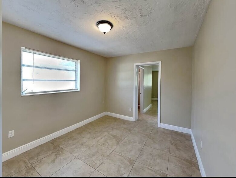 Building Photo - 7004 Lambright Ct