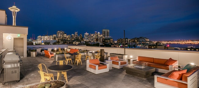 Building Photo - Large 1 BR Apartment - SPACE NEEDLE VIEW