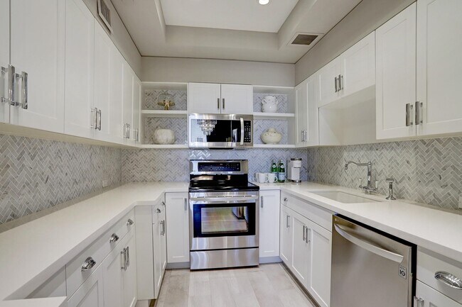 Building Photo - 5100 San Felipe St