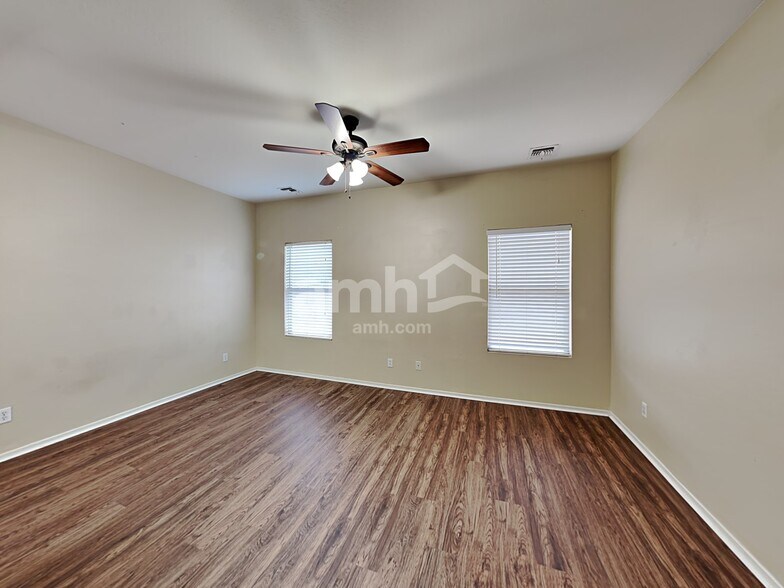 Building Photo - 17646 W Bridger St