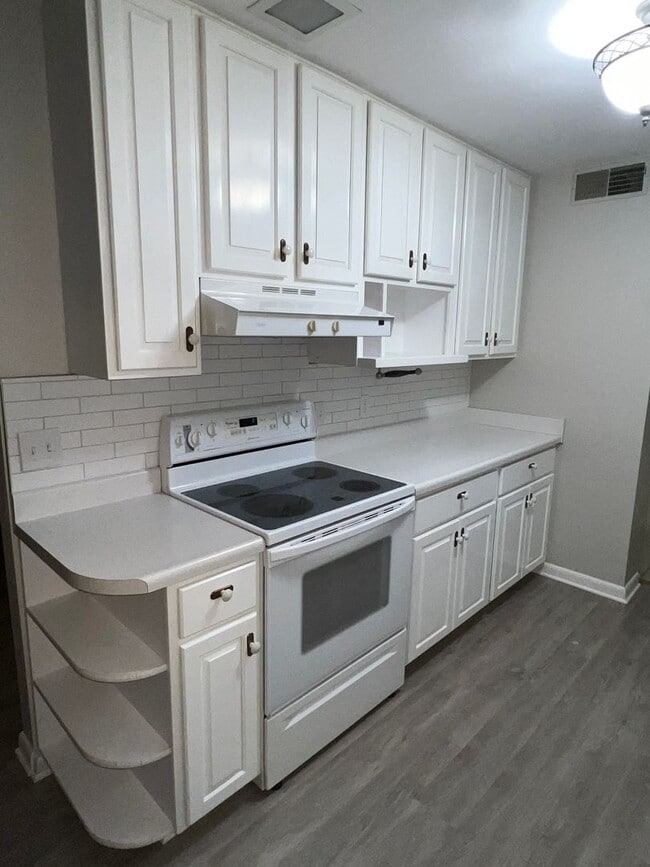 Building Photo - ~Applications Pending~3 Bed, 2 Bath Home for Rent!!