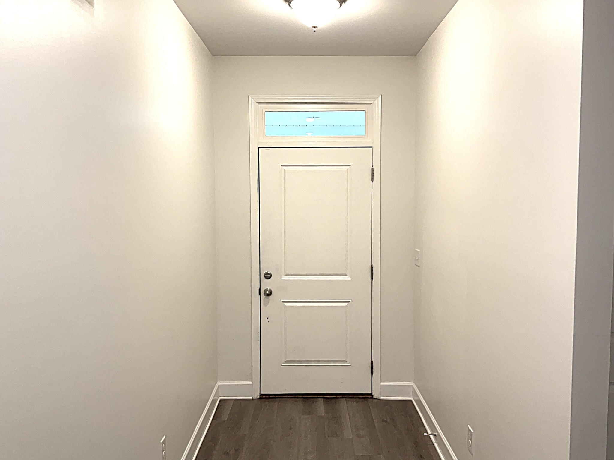 Building Photo - 5702 Lakemont Dr