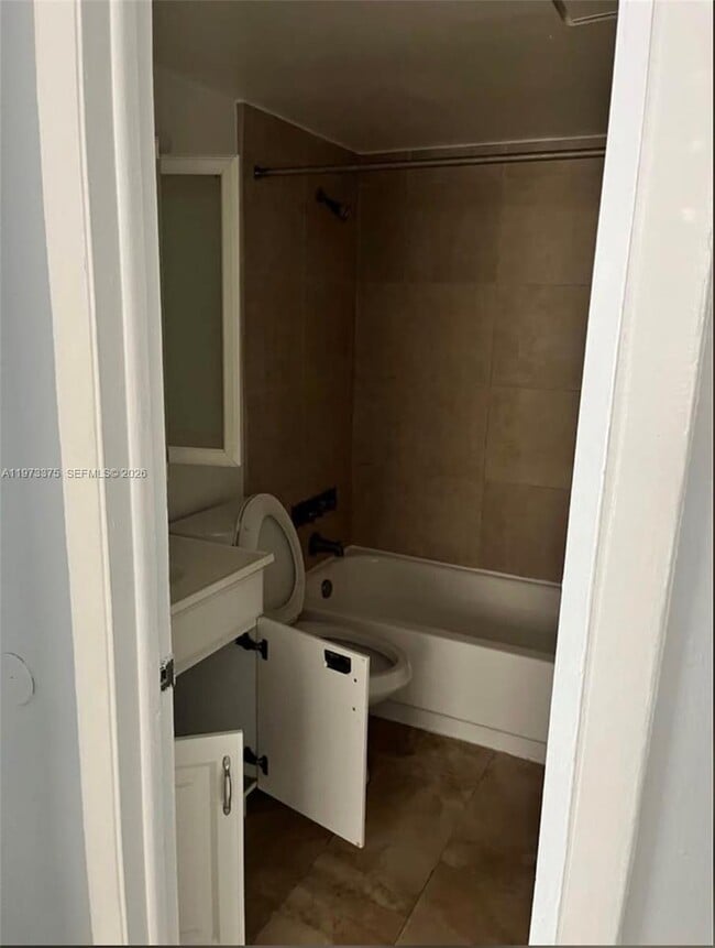 Building Photo - 3211 SW 44th St