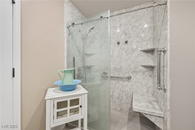 Building Photo - 150 S Las Vegas Blvd