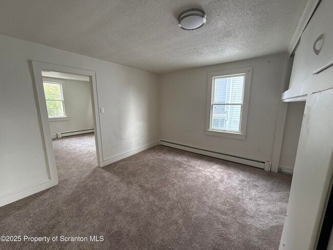 Building Photo - 949 Carmalt St