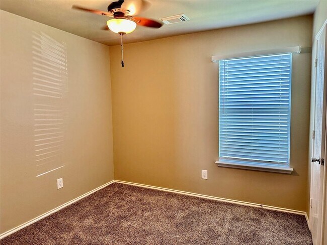 Building Photo - 29631 Evergreen Hills Dr