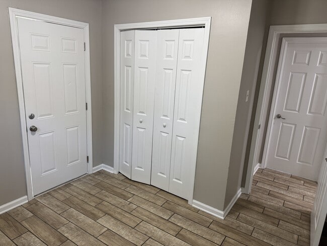 Building Photo - 30654 Shannon Dr