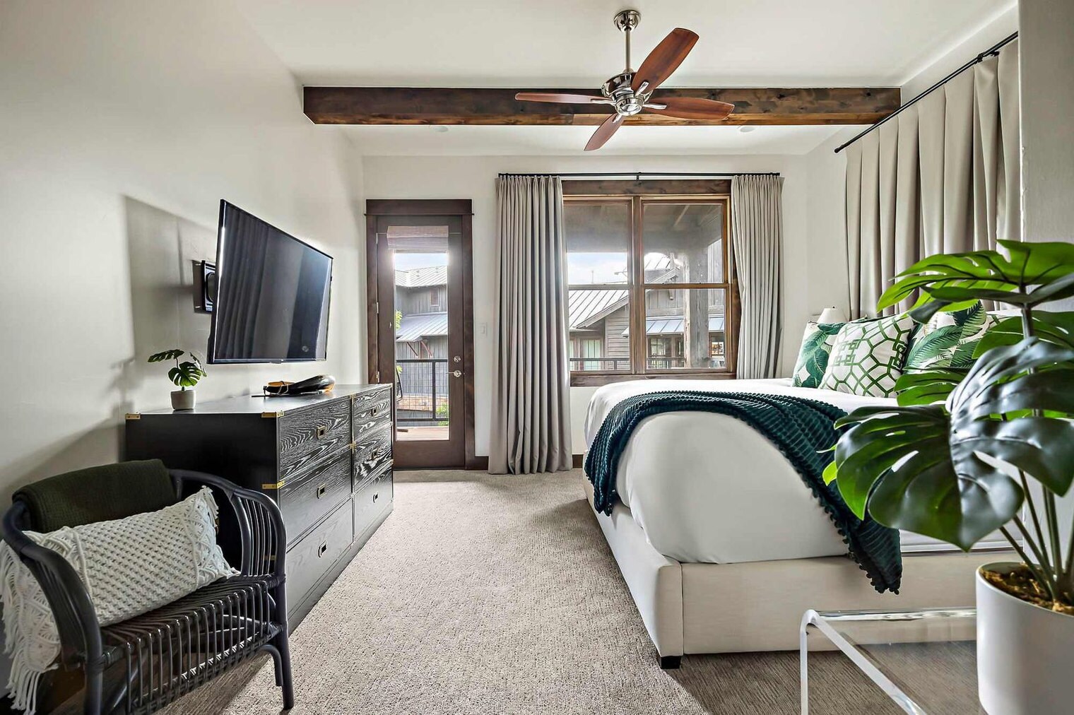 Building Photo - 19221 Lost Tree