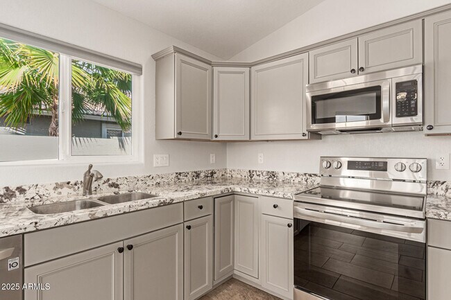 Building Photo - 20259 N 52nd Dr