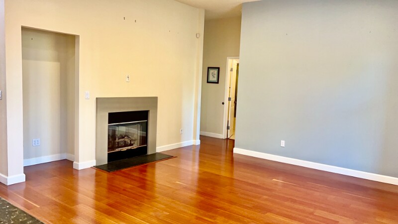 Building Photo - 605 Maiden Ln