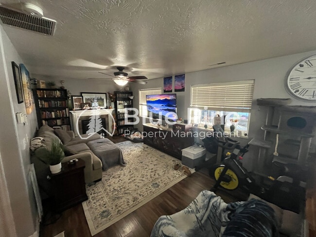 Building Photo - 5107 Lindee Ln