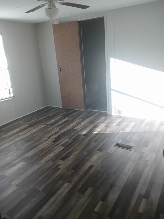 Building Photo - 4-144 Basden Rd