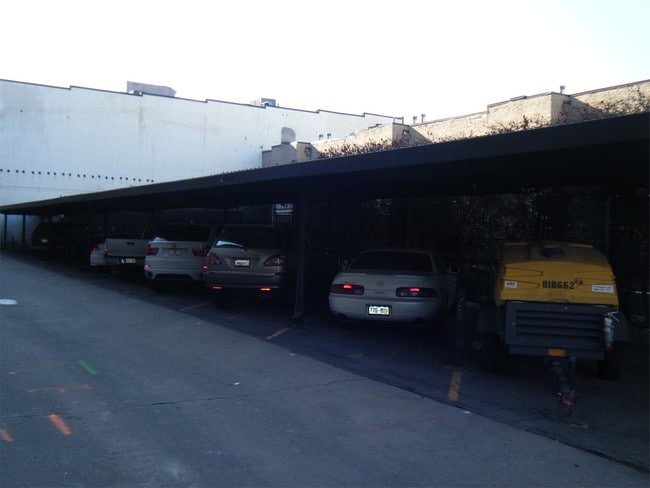 Building Photo - 1744 Blake St