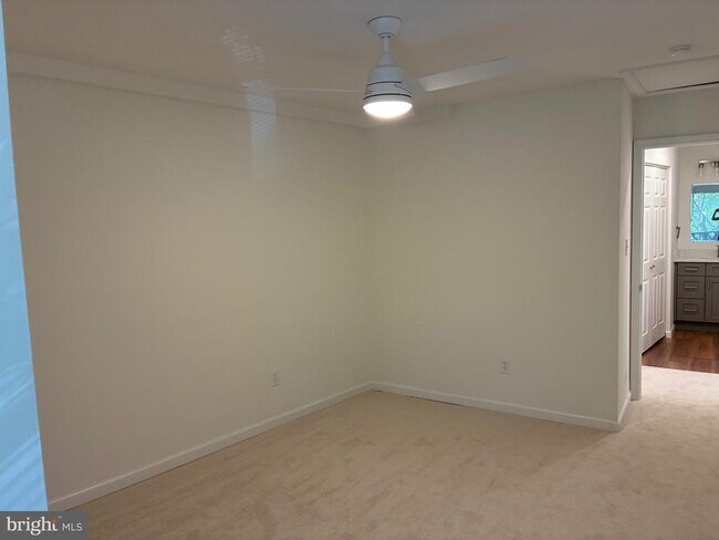 Building Photo - 5772 Rexford Ct