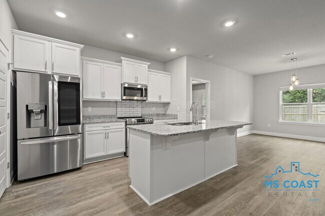 Building Photo - 5759 Overland Dr