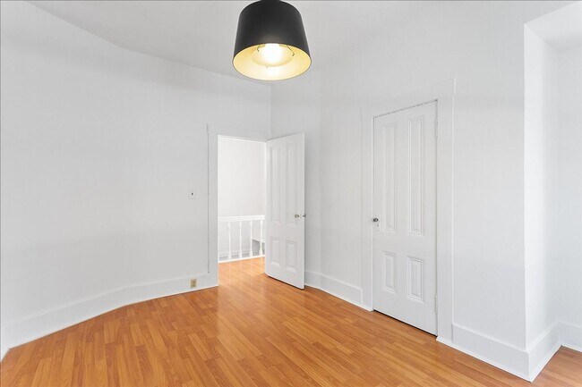 Building Photo - 1821 Encinal Ave