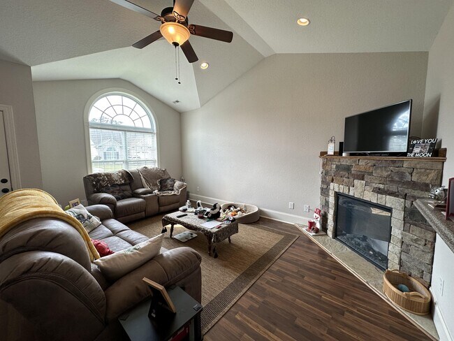 Building Photo - 1929 Leighton Dr