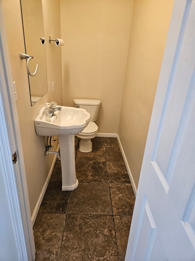 Building Photo - 2006 Rashid Ct