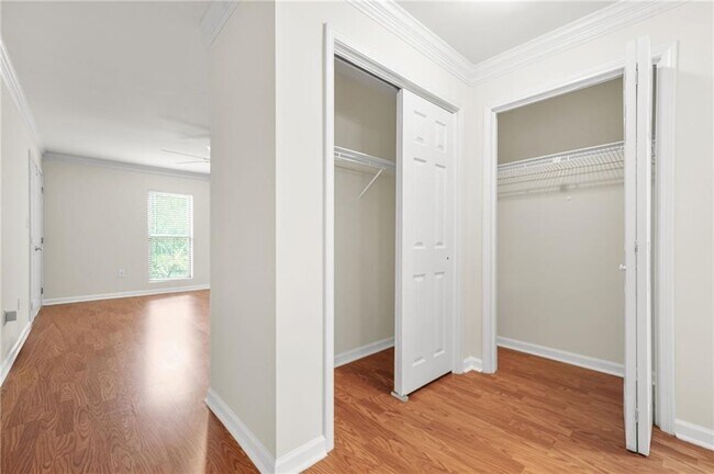 Building Photo - 23203 Plantation Dr NE