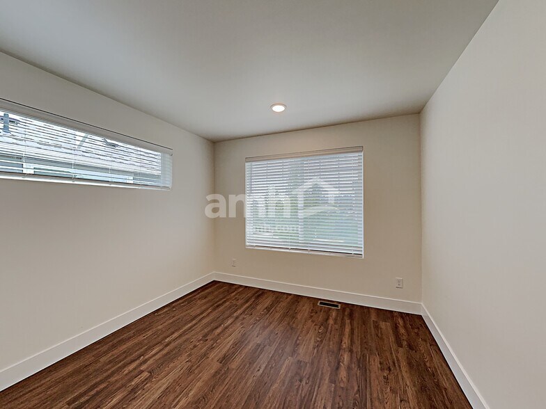 Building Photo - 23355 SE Dogwood St